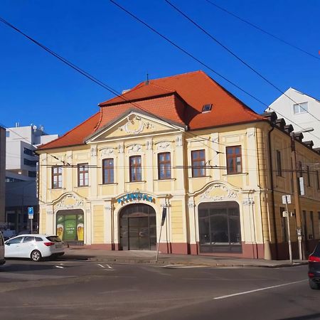 Old Town Cozy Studio In City Center براتسيلافا المظهر الخارجي الصورة