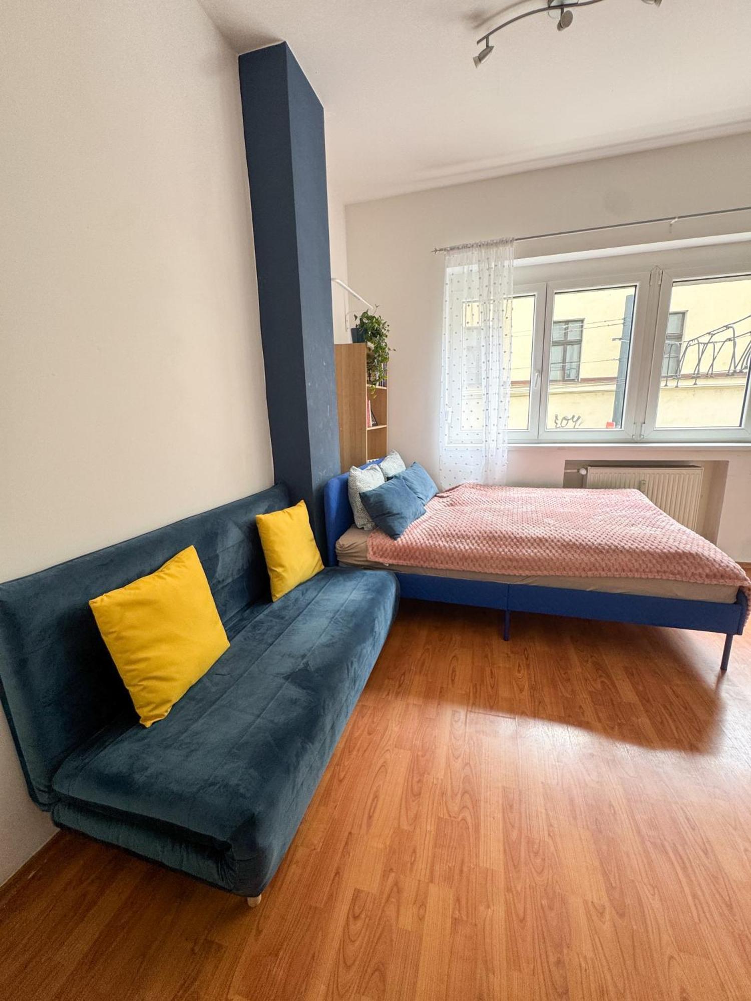 Old Town Cozy Studio In City Center براتسيلافا المظهر الخارجي الصورة